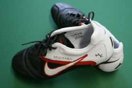 Fußballschuh graviert.jpg